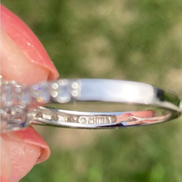 💕Sterling Silver CZ Ring Sz 6 - Picture 7 of 8